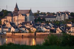 Visites de groupe guidées et commentées du village et/ou de la collégiale de Candes-Saint-Martin