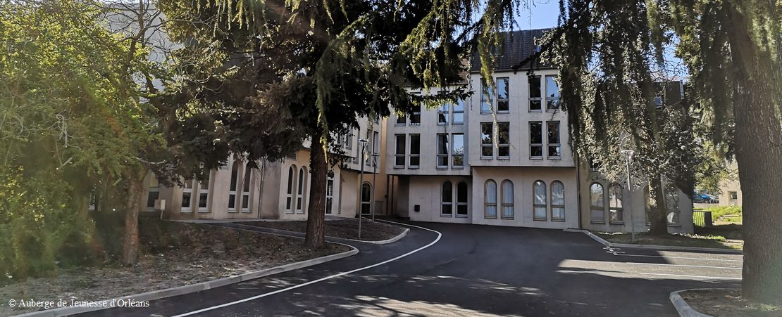 Vue extérieure de l'Auberge de jeunesse d'Orléans